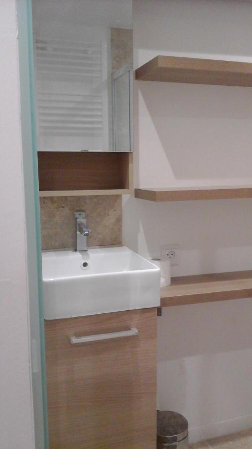 Kira Hotel Uzes Ngoại thất bức ảnh