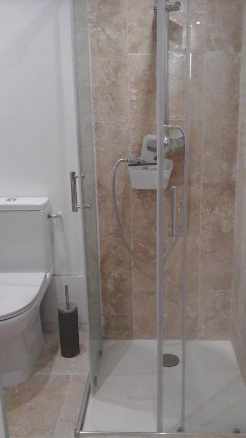 Kira Hotel Uzes Ngoại thất bức ảnh