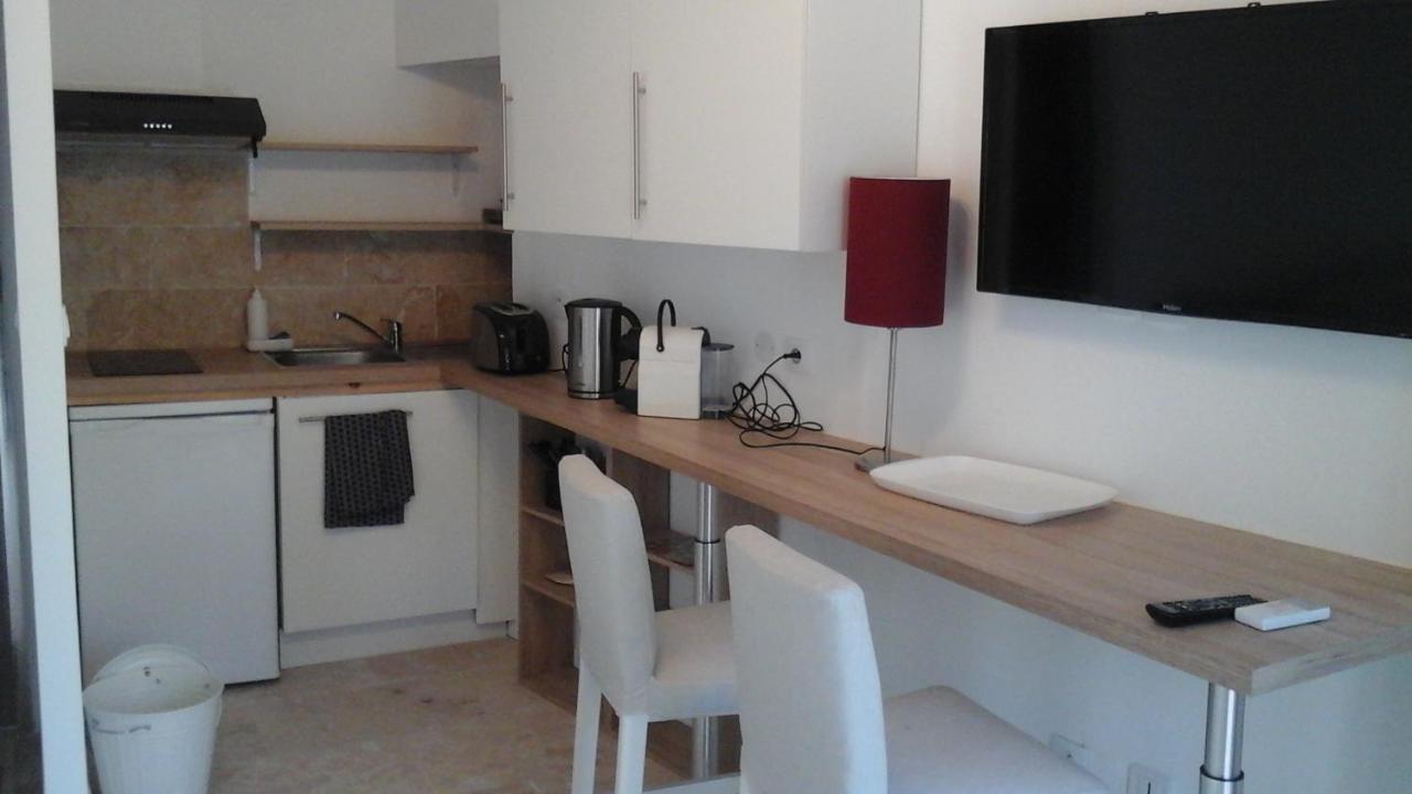 Kira Hotel Uzes Ngoại thất bức ảnh