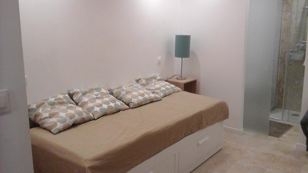 Kira Hotel Uzes Ngoại thất bức ảnh