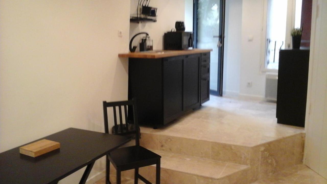 Kira Hotel Uzes Ngoại thất bức ảnh